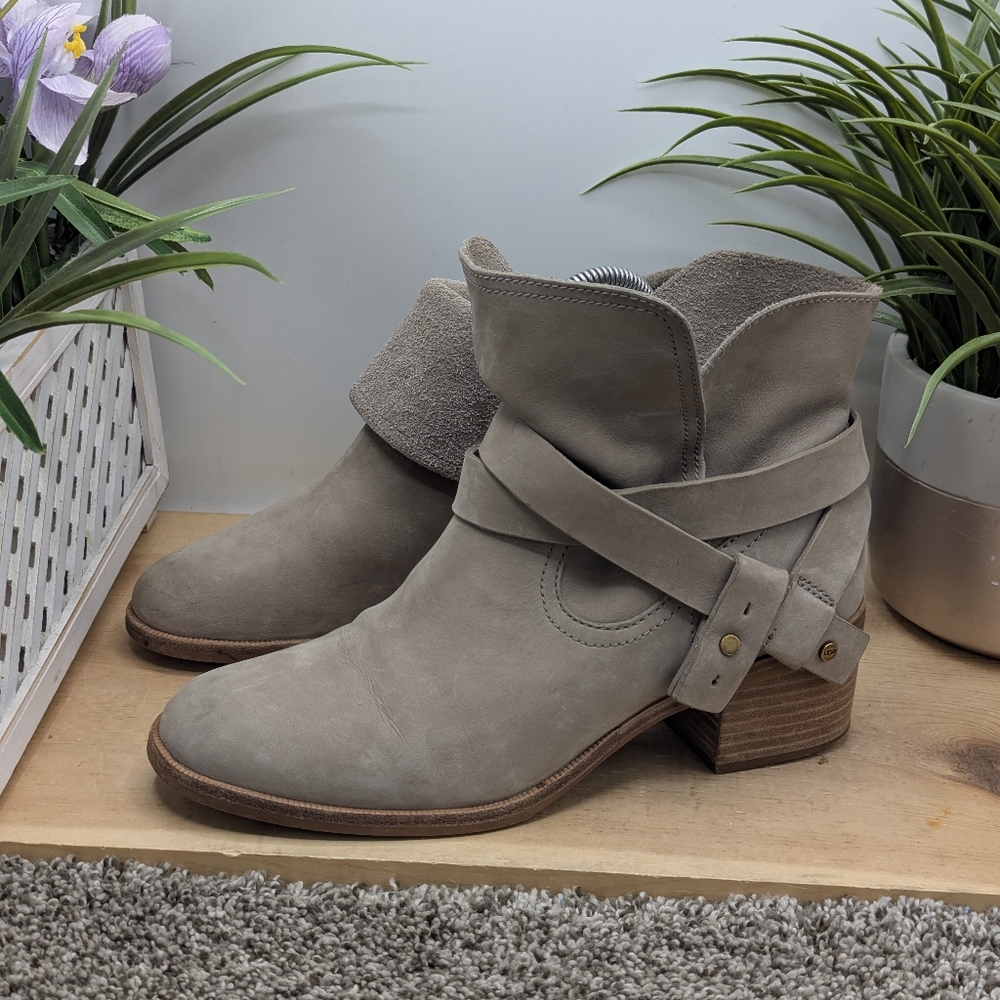 UGG Elora Womens Size 8 Suede Wrap Heeled Boots